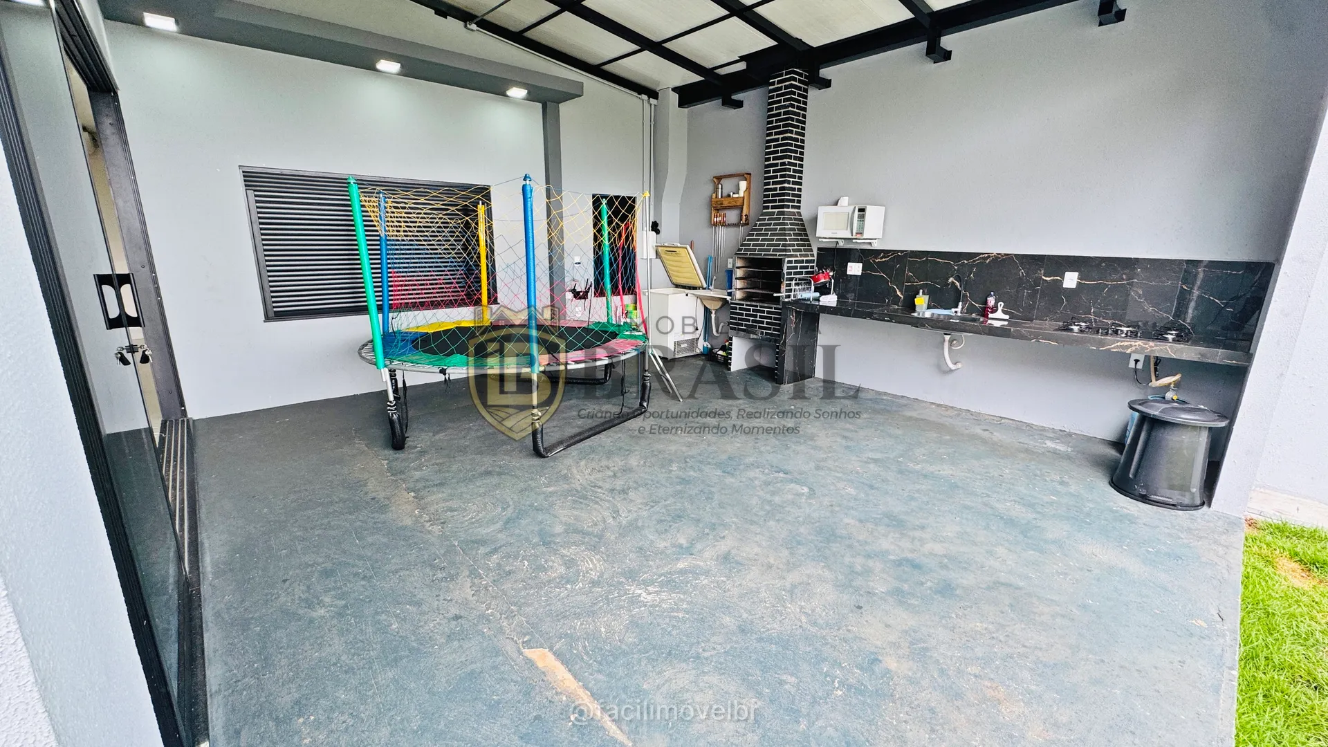 CASA COM SUÍTE E  EXCELENTE POTENCIAL DE AMPLIAÇÃO — foto 2