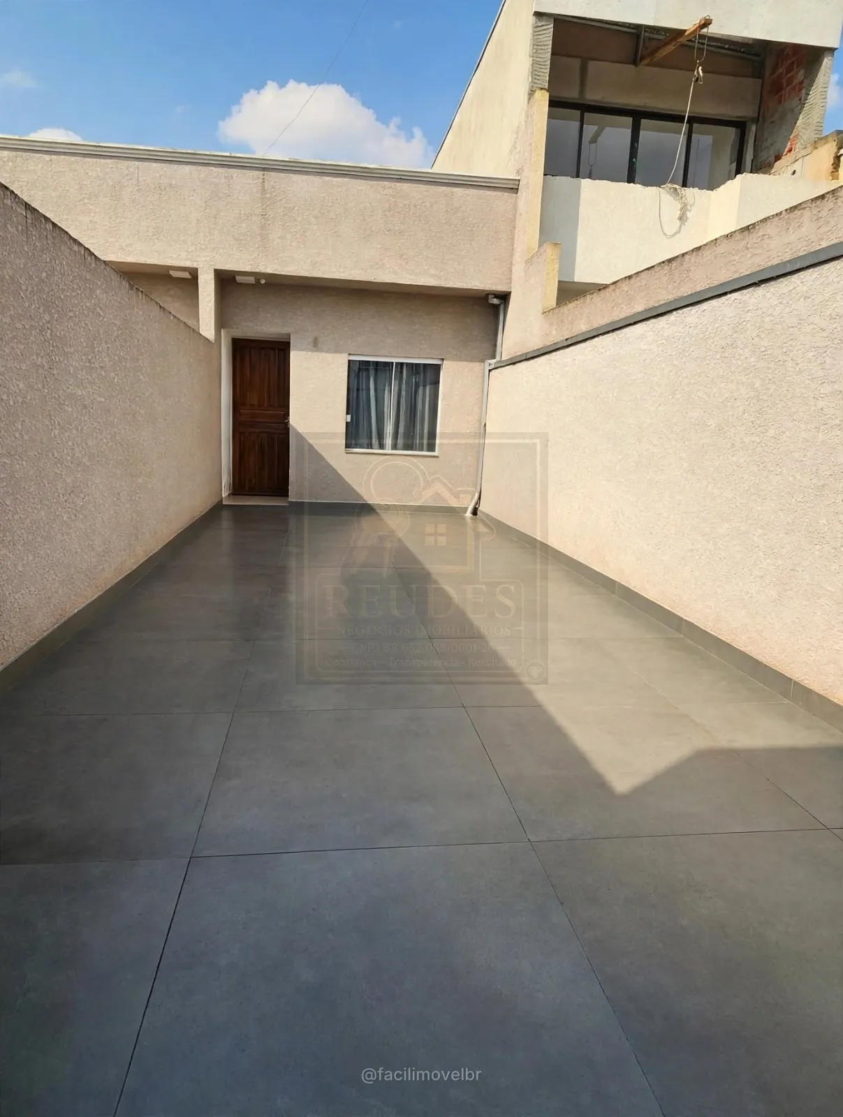 (ÁGIO) CASA COM 2 QUARTOS, 2 BANHEIROS E EDICULA NO GANCHINHO — foto 2