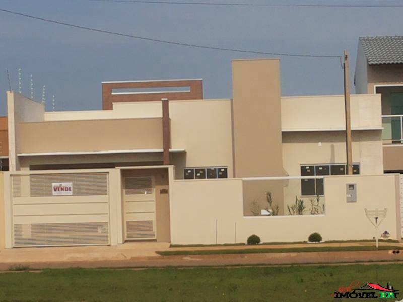 Foto principal: CASA EM EXCELENTE LOCALIZAÇÃO - FLAMBOYANT