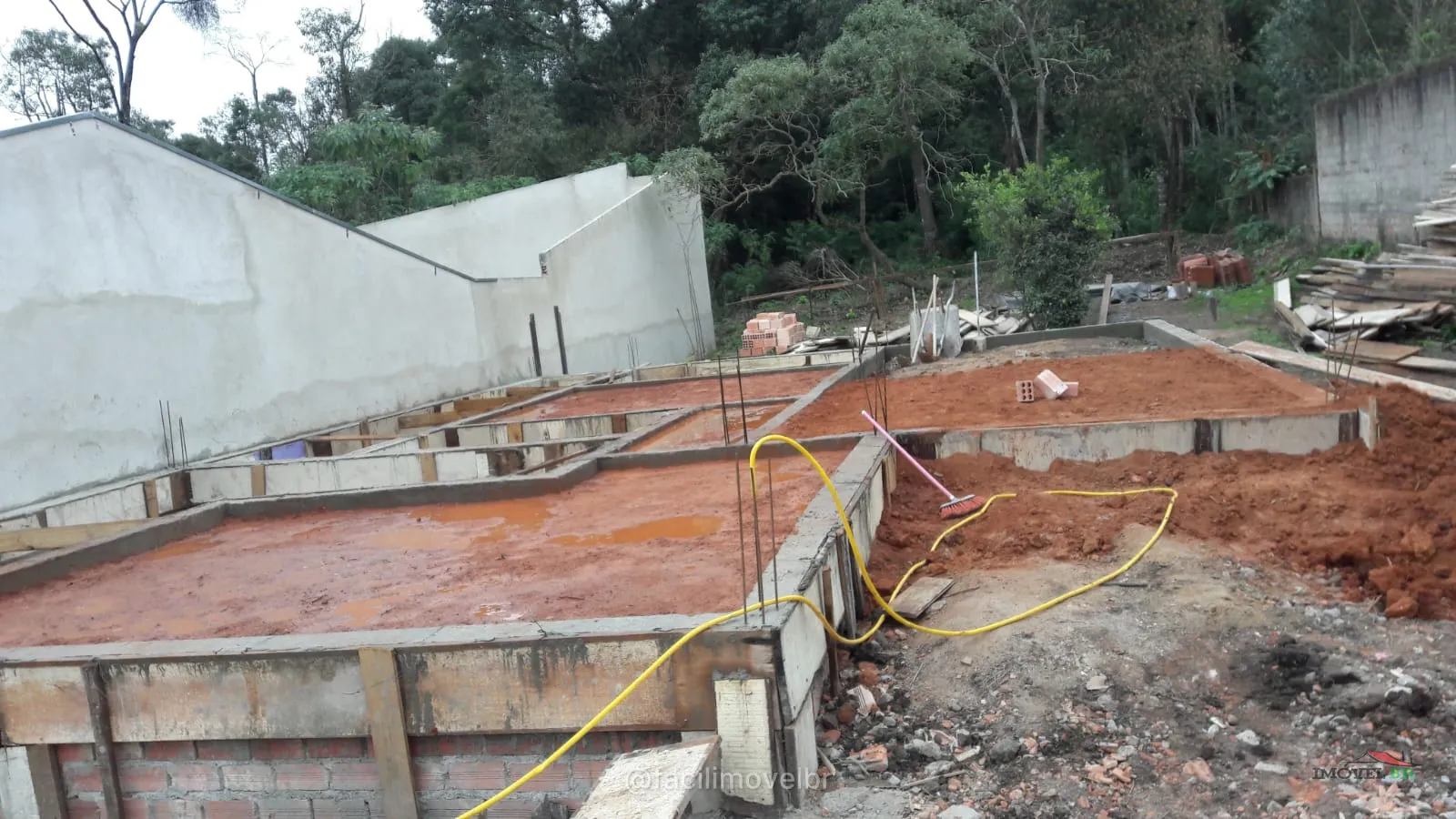 Terreno com fundação — foto 3