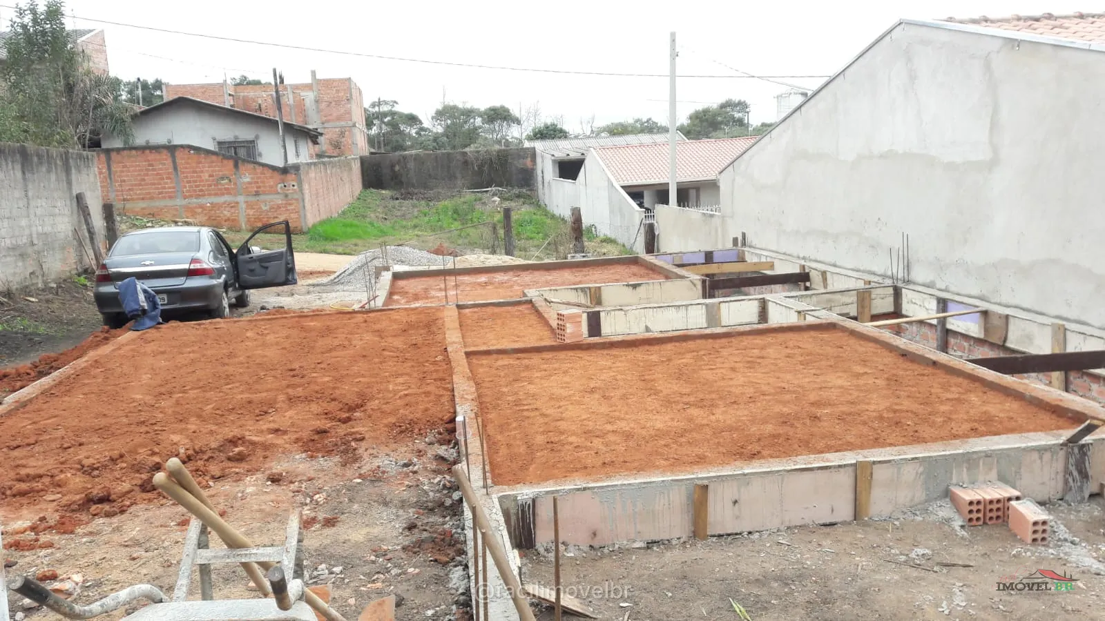 Terreno com fundação — foto 2