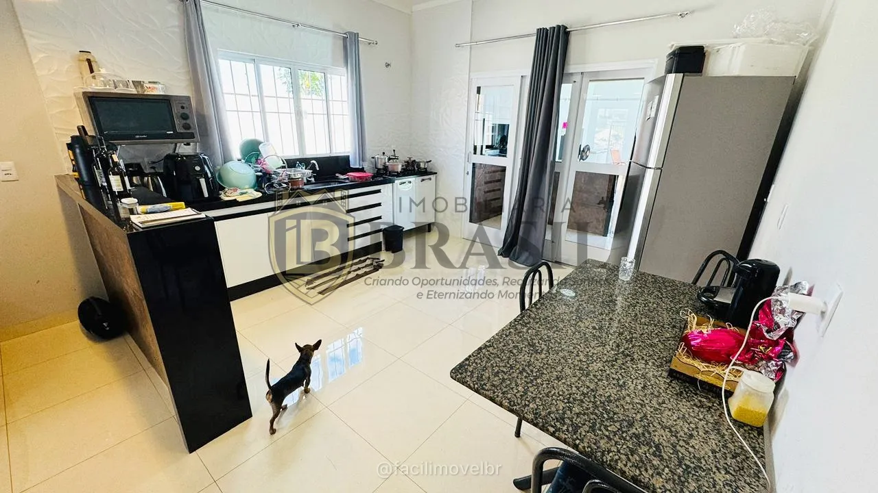 CASA À VENDA COM 4 QUARTOS – PISCINA AQUECIDA E ENERGIA SOLAR — foto 3