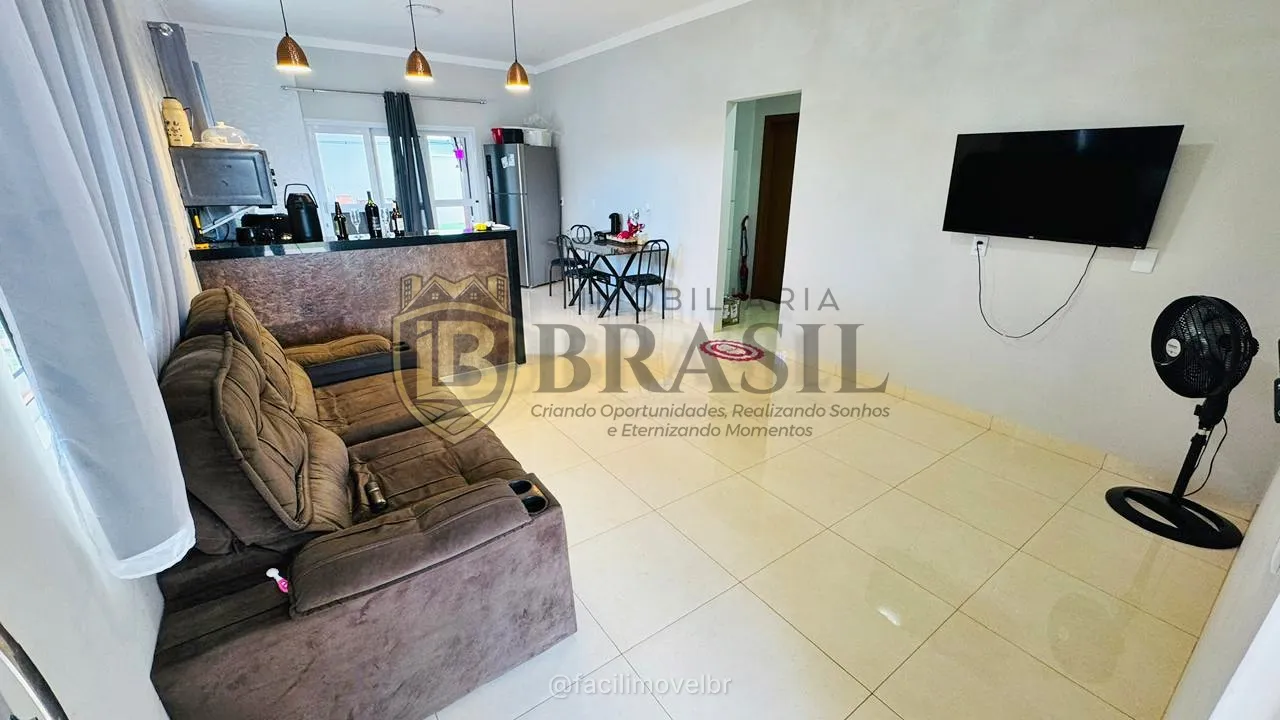 CASA À VENDA COM 4 QUARTOS – PISCINA AQUECIDA E ENERGIA SOLAR — foto 2