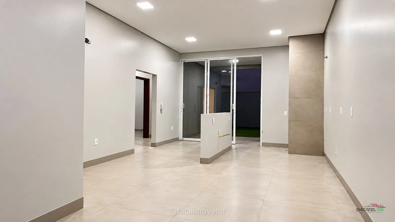 Casa com 03 Quartos no Bairro Eldorado — foto 3